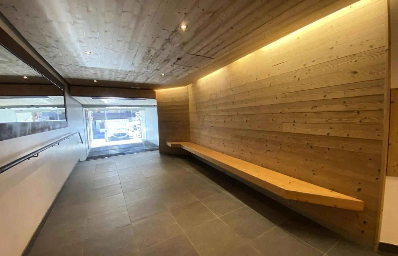 Apartment Residence Lac Du Lou - Val Thorens Location: Appartement De 38 M2 Au 7Eme Etage, Skis Aux Pieds, Balcon Expose Sud Mae-9021